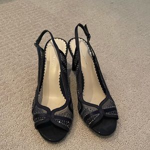 LIKE NEW CHARTER CLUB NAVY HEELS WITH RHINESTONES